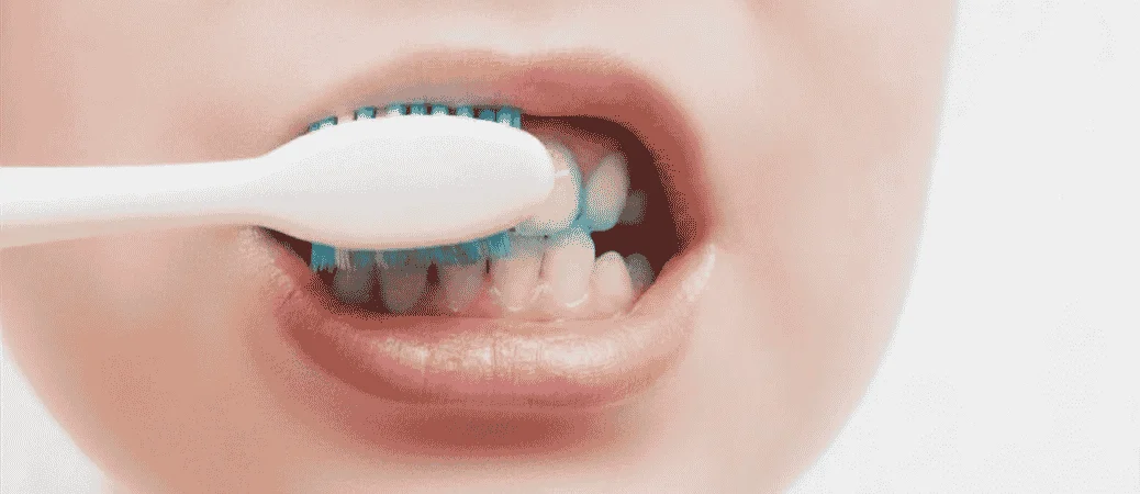 Gums Bleeding When Brushing? Key Early Signs &Amp; Prevention Tips